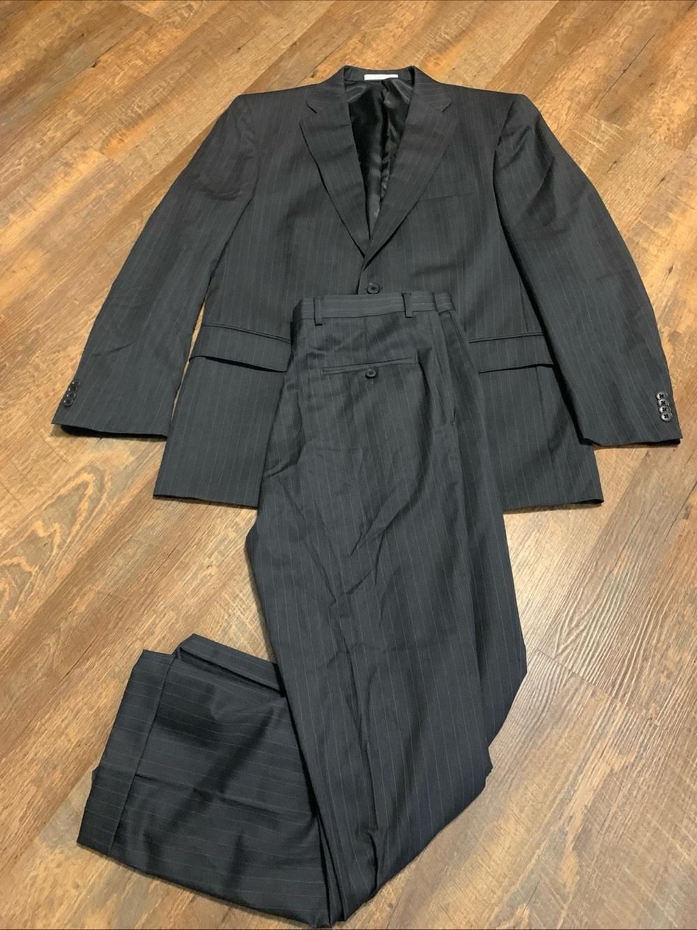 Murano Mens Gray Pinstripe Worsted Wool Suit Blazer 42R Pants 36x30 Pleated